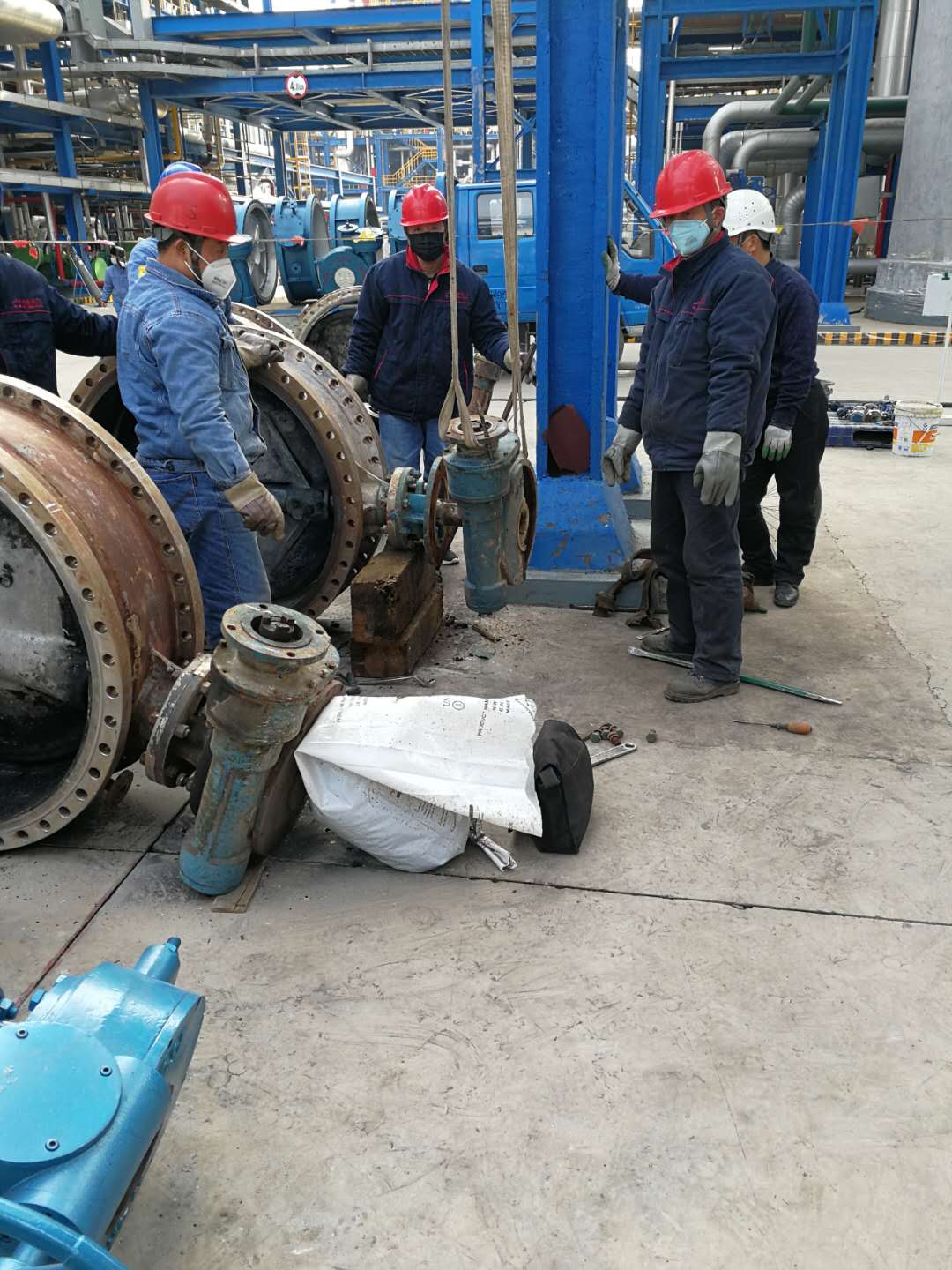 偉恒閥門齊翔騰達檢修現(xiàn)場